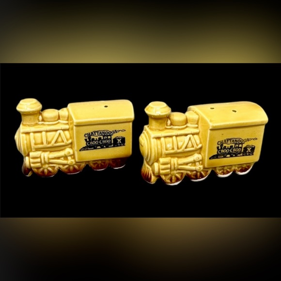 Salt and pepper shakers Chattanooga Choo choo train RARE VINTAGE JAPAN EUC - Picture 1 of 3